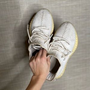 WOMAN YEEZYS